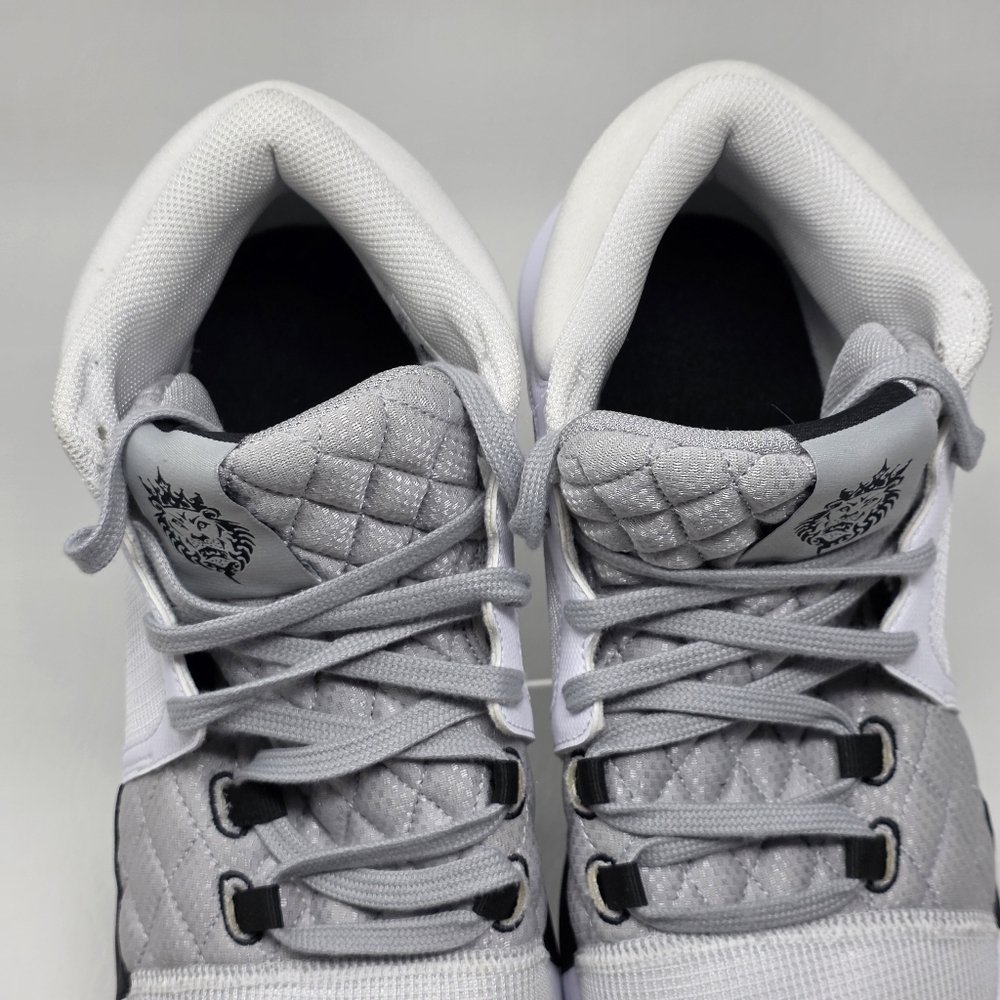 Nike LeBron James Witness VIII White Light Grey Black FB2239-100 Men's Size 10.5 - Picture 10 of 11